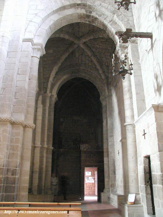 NAVE LATERAL NORTE HACIA LOS PIES